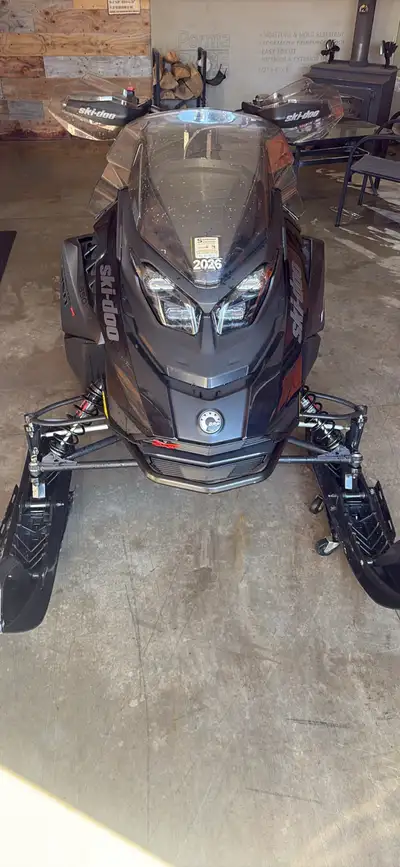 2024 ski doo backcountry x 850 146 with a 1.6 ice cobra track Full colour matching skid plate 5 linq...