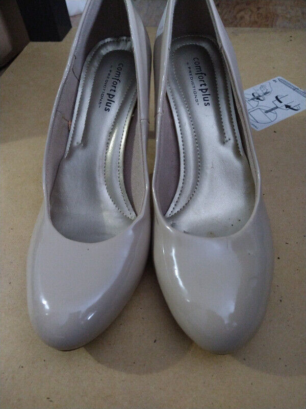 Comfort plus nude heels in Women's - Shoes in St. Catharines - Image 3