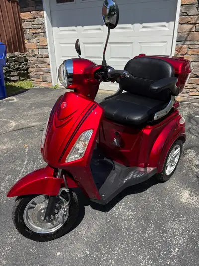 Daymak Roadstar Deluxe Mobility Scooter. New condition with 2kms. New batteries. Max speed is 25km/h...