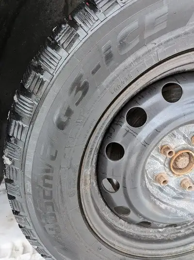 Selling a full set of 4 winter tires on 16" rims Tire size is 215/65R16 98T Toyo Observe G3-Ice wint...