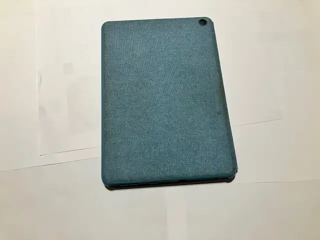 Fire HD 8 Tablet 64 GB by Amazon w/Blue cover571967933840117761