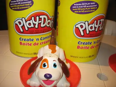 2 Boites de créations PLAY-DOH, View more