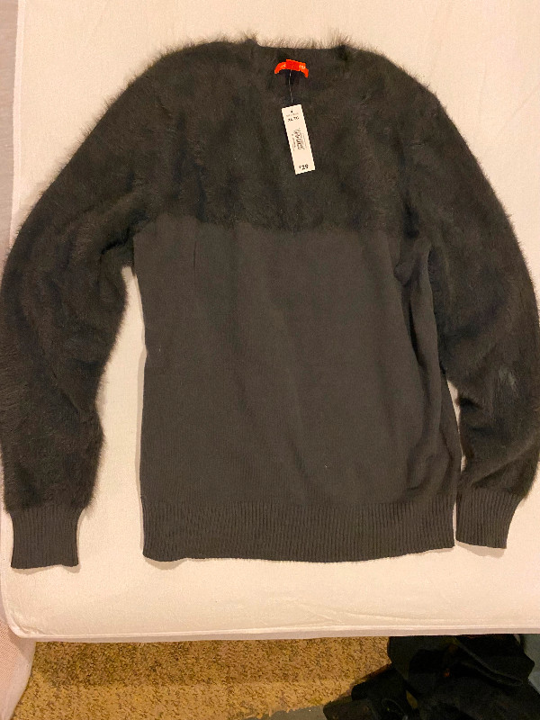 Women’s Lady’s sweater in Women's - Tops & Outerwear in Hamilton