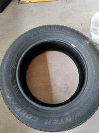 1 Motomaster Winter Tire size 215/60/R16