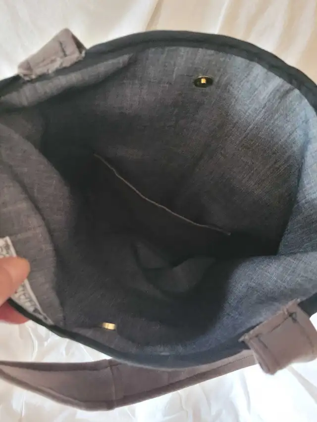 Harley Davidson Tote in Women's - Bags & Wallets in Sudbury - Image 4