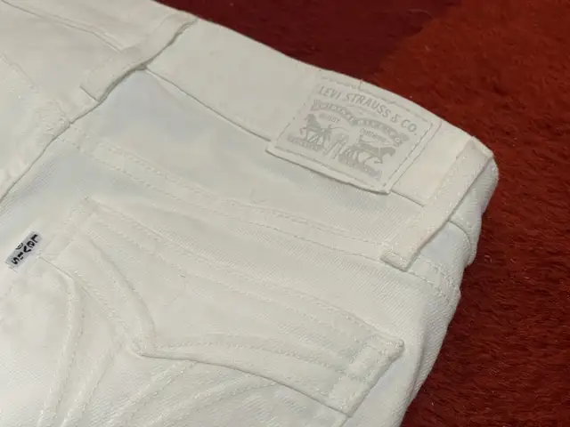 Women’s White Levi’s Pants in Women's - Bottoms in London - Image 5