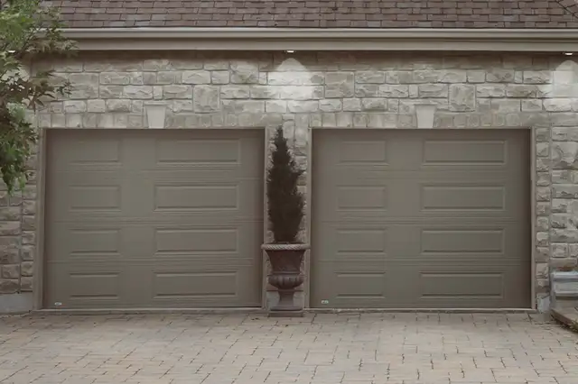 porte de garage in Garage Doors & Openers in City of Montréal - Image 6