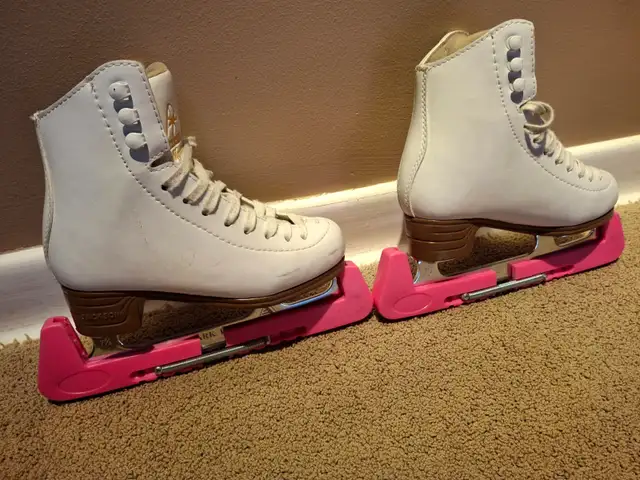 Jackson Mystique Figure Skates Size 12.5 Youth in Skates & Blades in Kitchener / Waterloo - Image 2