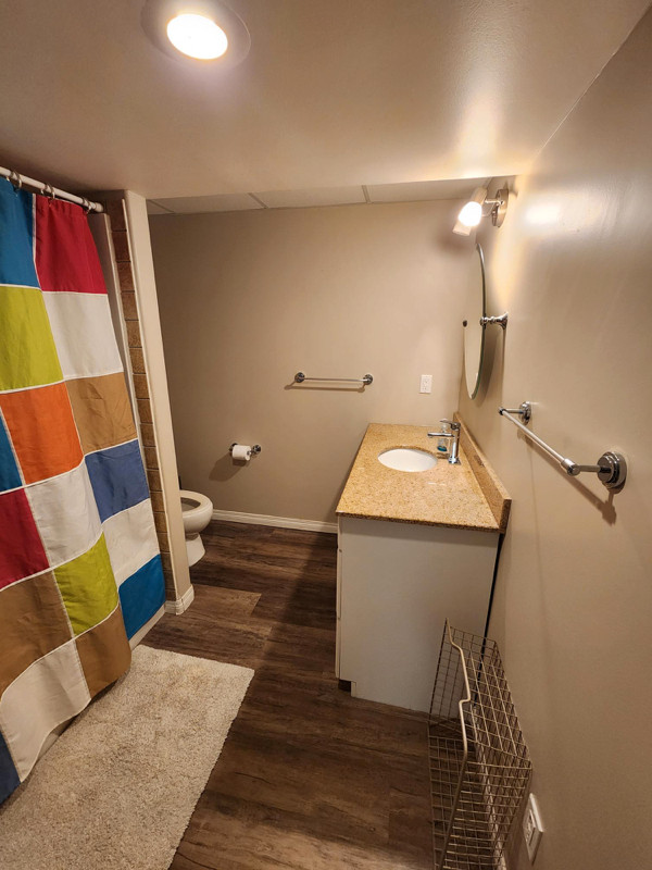 Fully Furnished All Util Included 2-Bdrm Basement Avail Apr 12 in Short Term Rentals in Edmonton - Image 3