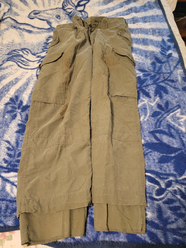 CANADIAN MILITARY COMBAT PANTS in Men's in Cornwall - Image 2