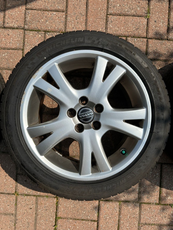 17" Volvo Original Aluminum Rims with Michelin Tires 235/45R17 Tires