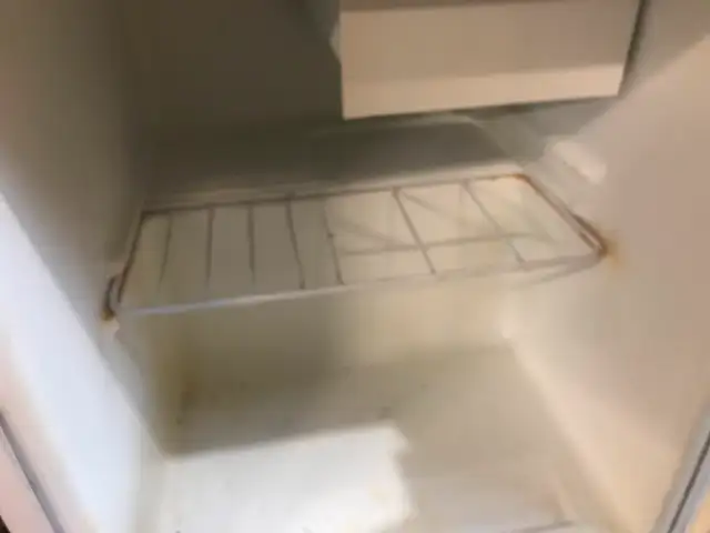 BAR FRIDGE in Refrigerators in Trenton - Image 3