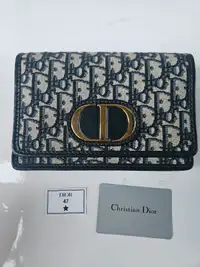 brand new Dior 2-in-1 30 Montaigne Pouch $1200