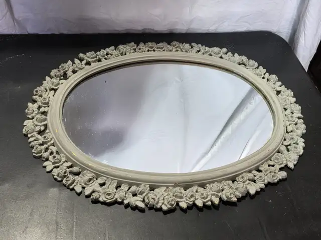 Vintage Oval Wood Mirror - Carved Rose Floral Frame in Home Décor & Accents in Ottawa - Image 7