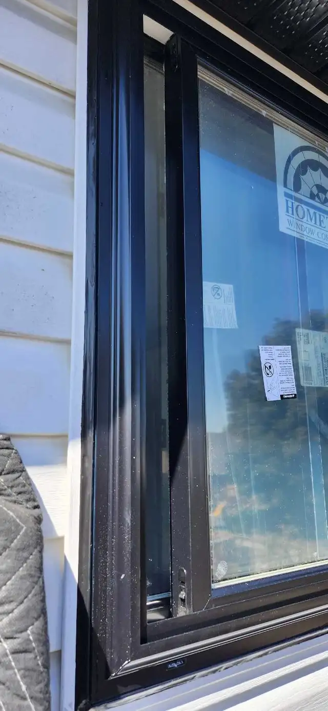 caulking window and door garage door  in Other in Kitchener / Waterloo - Image 3