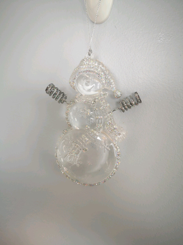4 clear acrylic Christmas snowmen tree ornaments in Holiday, Event & Seasonal in Moncton