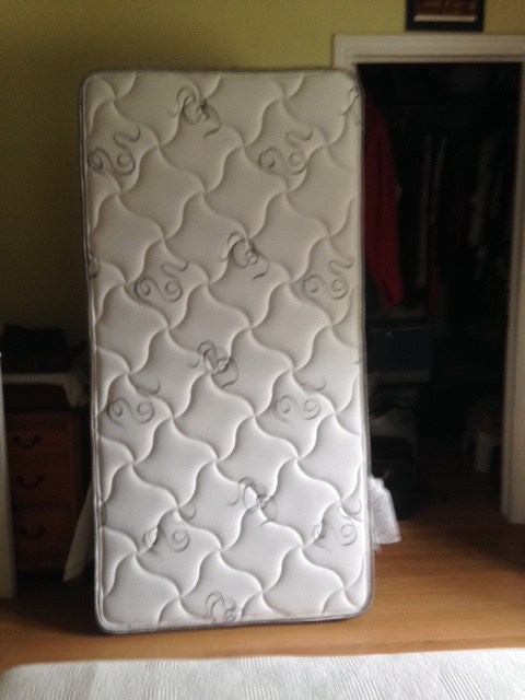 Matelas neuf à ressorts, pour lit simple standard, Distinction in Beds & Mattresses in Laval / North Shore - Image 6