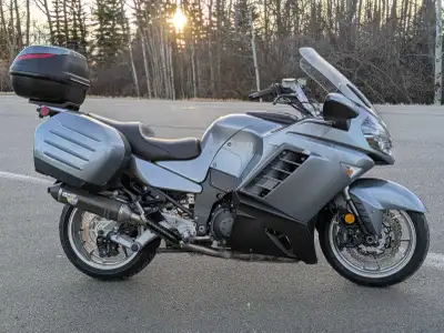 ADVENTURE BIKE TRADES WELCOME I’m selling my 2008 Kawasaki Concours 14. The bike is in amazing condi...
