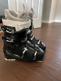 Lightweight ski boots women size 8