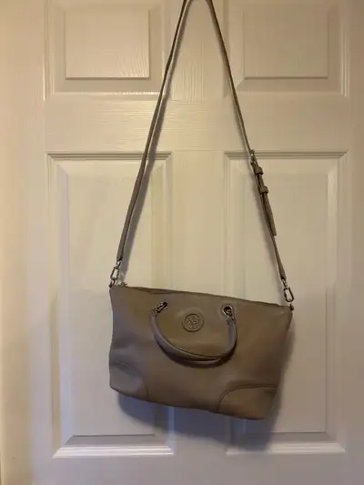 Tory Burch: sac en cuir gris , View more