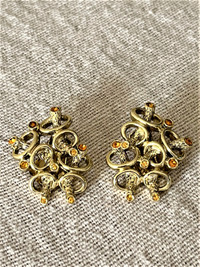 EARRING SET VINTAGE --MARVELLA--GOLD TONE-CLIP ON STYLE