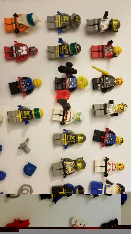 Vintage minifigs space pirate knight animals and accessories lot in Toys & Games in City of Toronto - Image 5