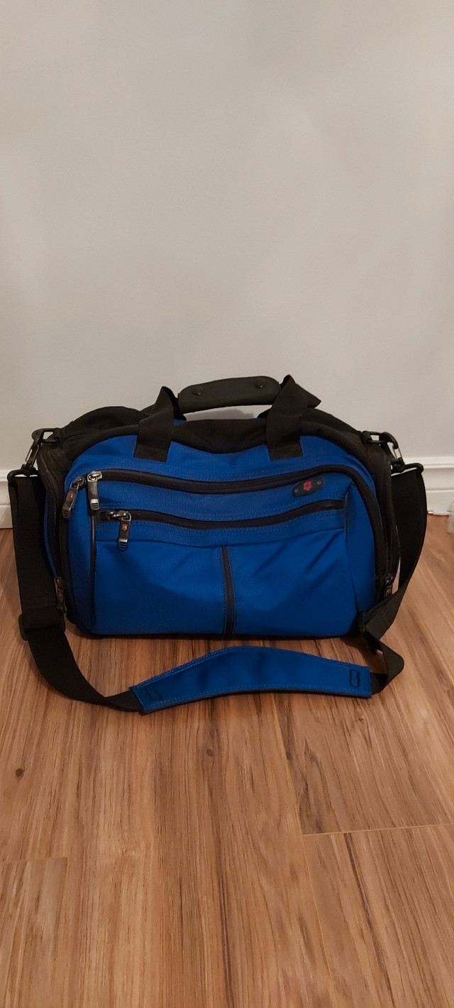 Victorinox Swiss Army Carry All Tote Duffle Traveler Bag in Other in Mississauga / Peel Region