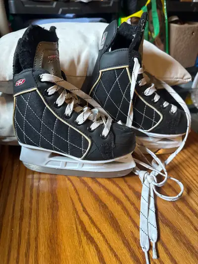 Boy’s Skates - Hespeler Rogue. Size Youth 10 and Youth Size 13., View more