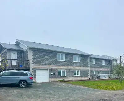 Extra large 2 bedroom apartment on main floor in duplex. Open concept living dining and kitchen. Lau...