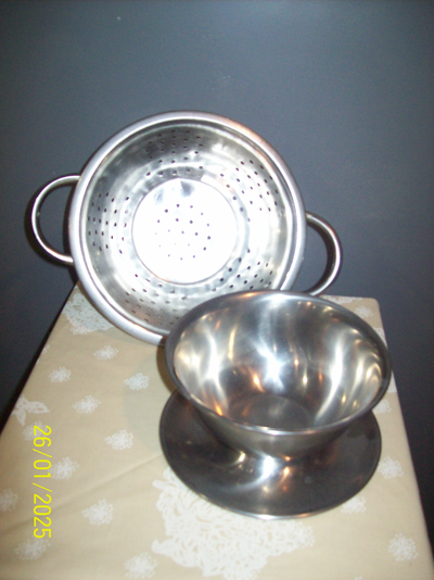 Small colander and bowl, View more
