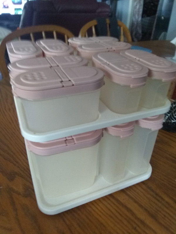 Vintage Tupperware spice rack/containers in Kitchen & Dining Wares in Edmonton - Image 3