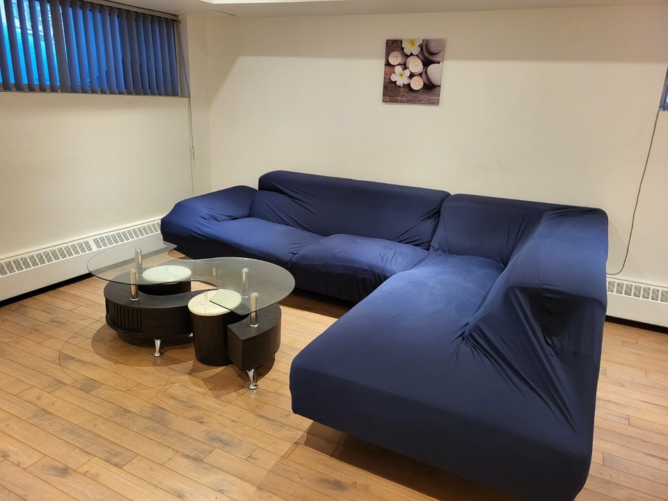 3 1/2 À LOUER/ RENT (Meublées/Furnished) Tout Inclut/ All Incl. 3