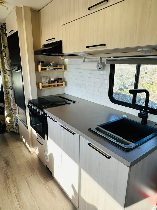 VR Classe C Four Winds/Ford 31k in RVs & Motorhomes in City of Montréal - Image 6