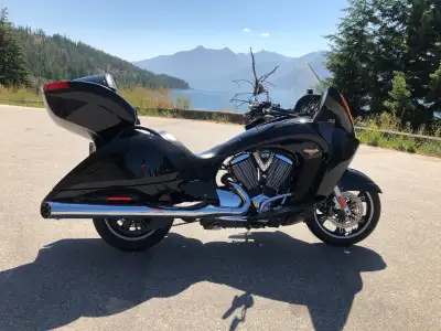 Own the open road with this Victory Vision Tour motorcycle, a true touring machine that's ready for...
