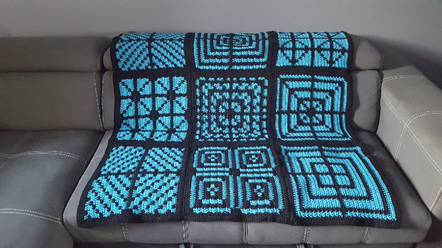 Blue and Black Blanket; Target; Criss Cross in Home Décor & Accents in North Bay - Image 4
