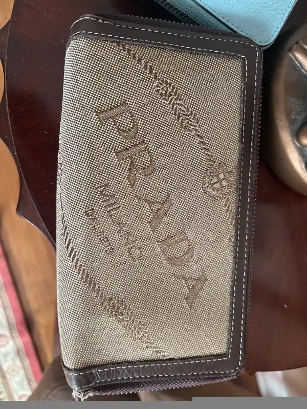 2 wallets .Prada, Kate Spade in Women's - Bags & Wallets in Markham / York Region - Image 5