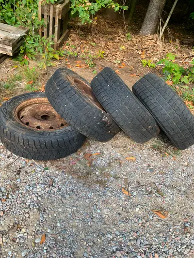 215/65/16 blizzak snow tires used one season Call or text