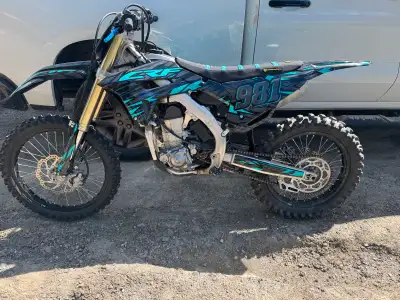 2022 Honda CRF450R Electric start, Brand new Dunlop rear tire, CNC pivot clutch and brake handles, N...