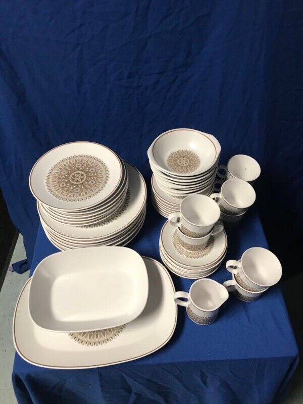 Noritake Progression Century 9044 Dinnerware / dishes 49pcs in Kitchen & Dining Wares in Oakville / Halton Region - Image 2