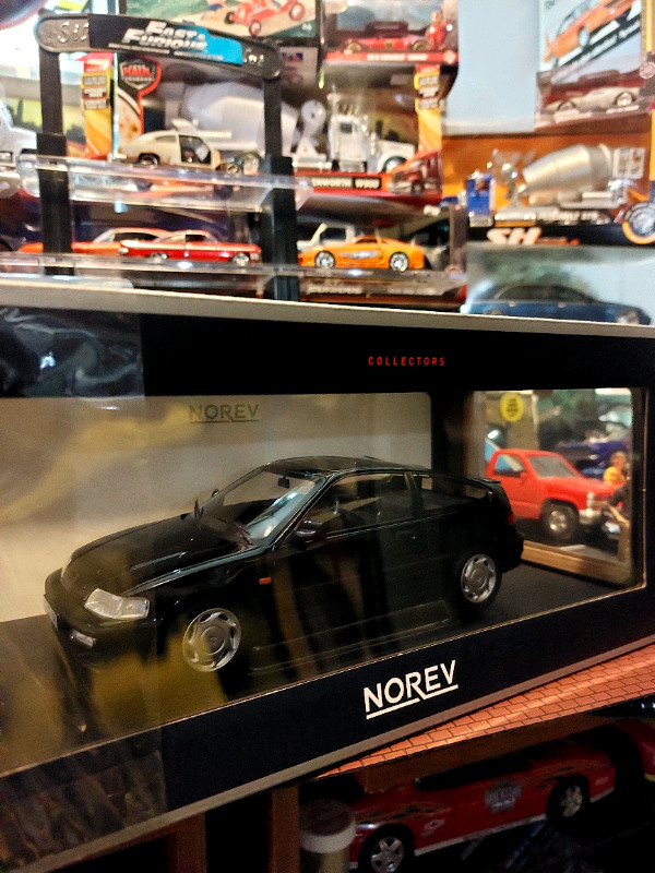 DIECAST CARS  & TRUCKS 1:18
HONDA in Toys & Games in Hamilton - Image 2