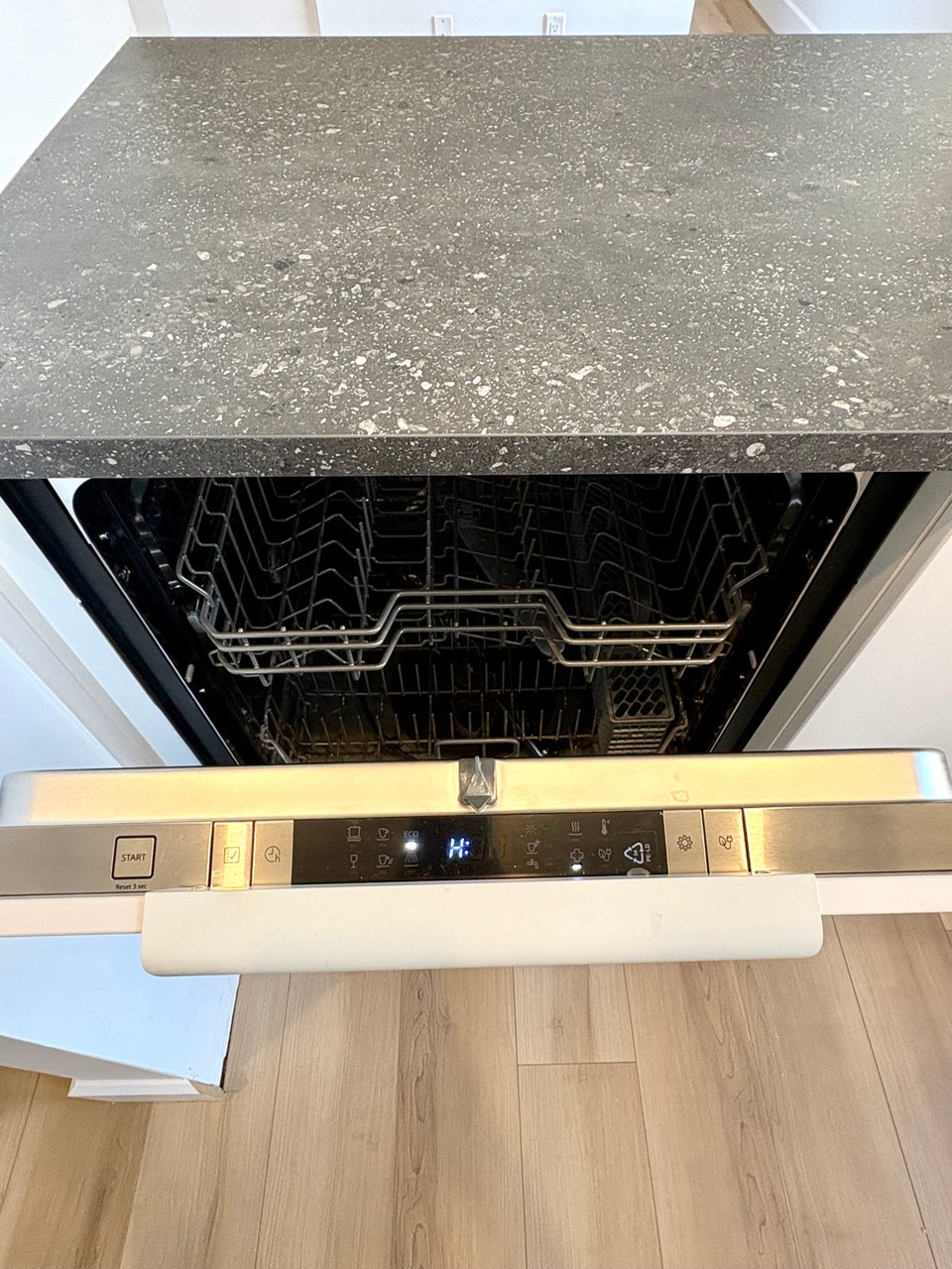 Condo 1ch St-Sacrement calme proximite Laval U 4