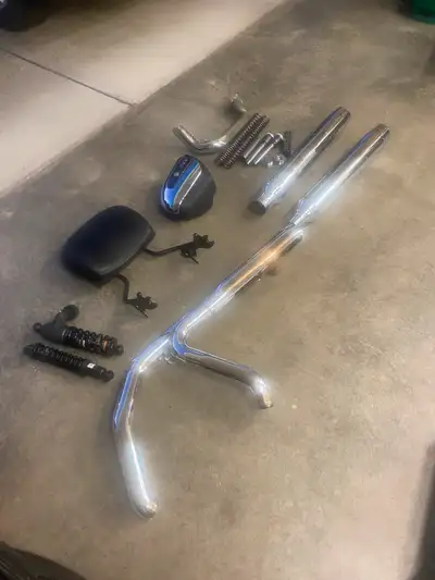 2023 HD Road Glide new parts. Stock pipes, stock exhaust , air cleaner box, quick release back rest,...