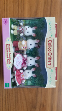 NEW Calico Critters Hopscotch Rabbit Family