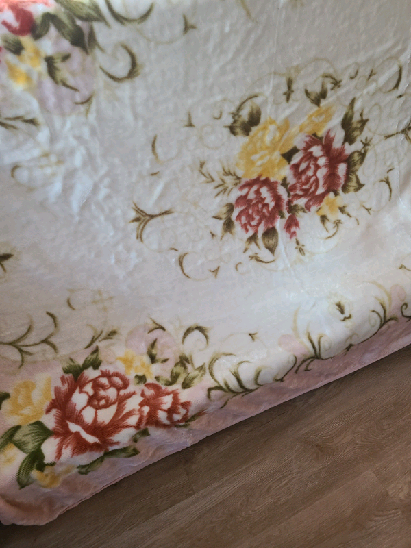 Feather duvet, small pillows and different blankets in Women's - Other in Ottawa - Image 3