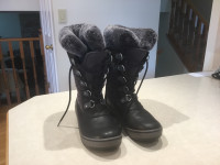UGG Women’s Adirondack Tall Snow Boot. Size 9