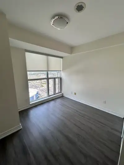 Room for Sublet/Lease assignment | 70 Town Centre Court | Female Only Lease term: Oct 2026 – July 17...