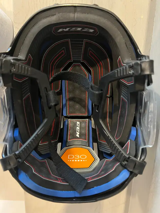 CCM junior hockey helmet in Hockey in City of Toronto - Image 7