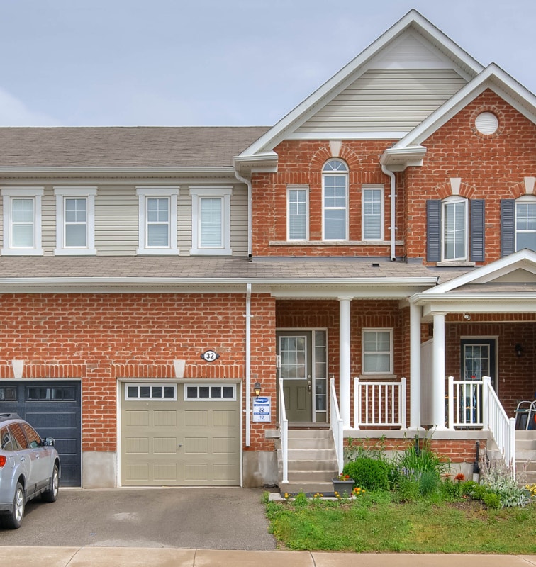 Beautiful 3 bed 2.5 bath spacious home available immediately! Long Term Rentals Cambridge