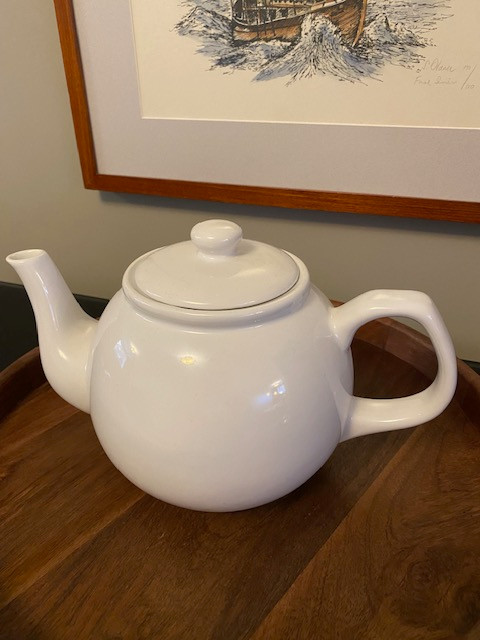Teapot in Kitchen & Dining Wares in Kamloops - Image 2
