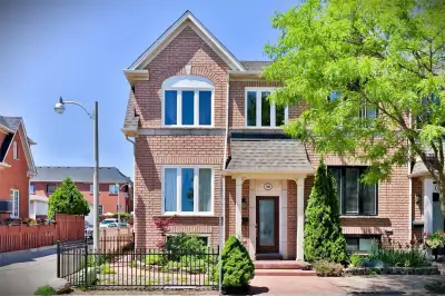 St Clair & Keele- Large Corner Townhouse w/Garage 4BRM 3.5 BATH